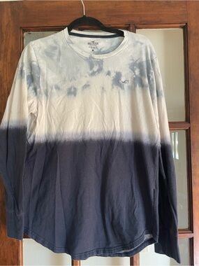 Hollister Women's Long-Sleeve Tie-Dye Dip-Dye Tee in Navy and White